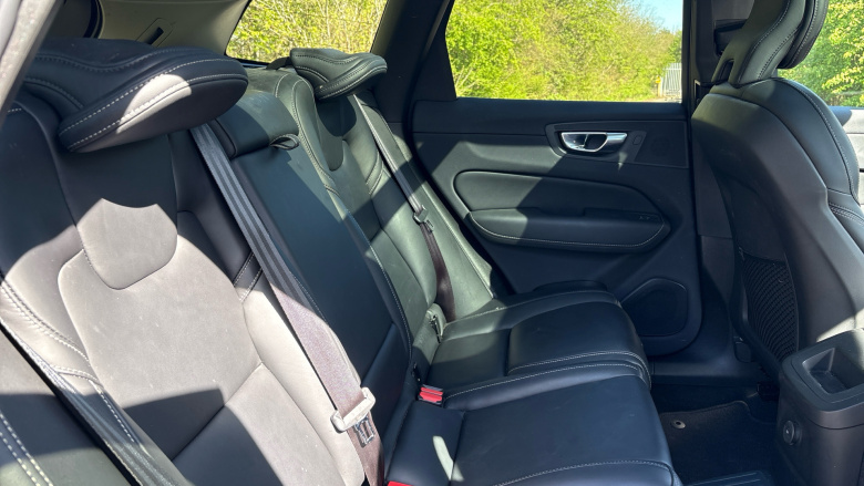 Volvo Xc60 2.0 T8 455 RC PHEV Inscription Pro 5dr AWD Auto Estate